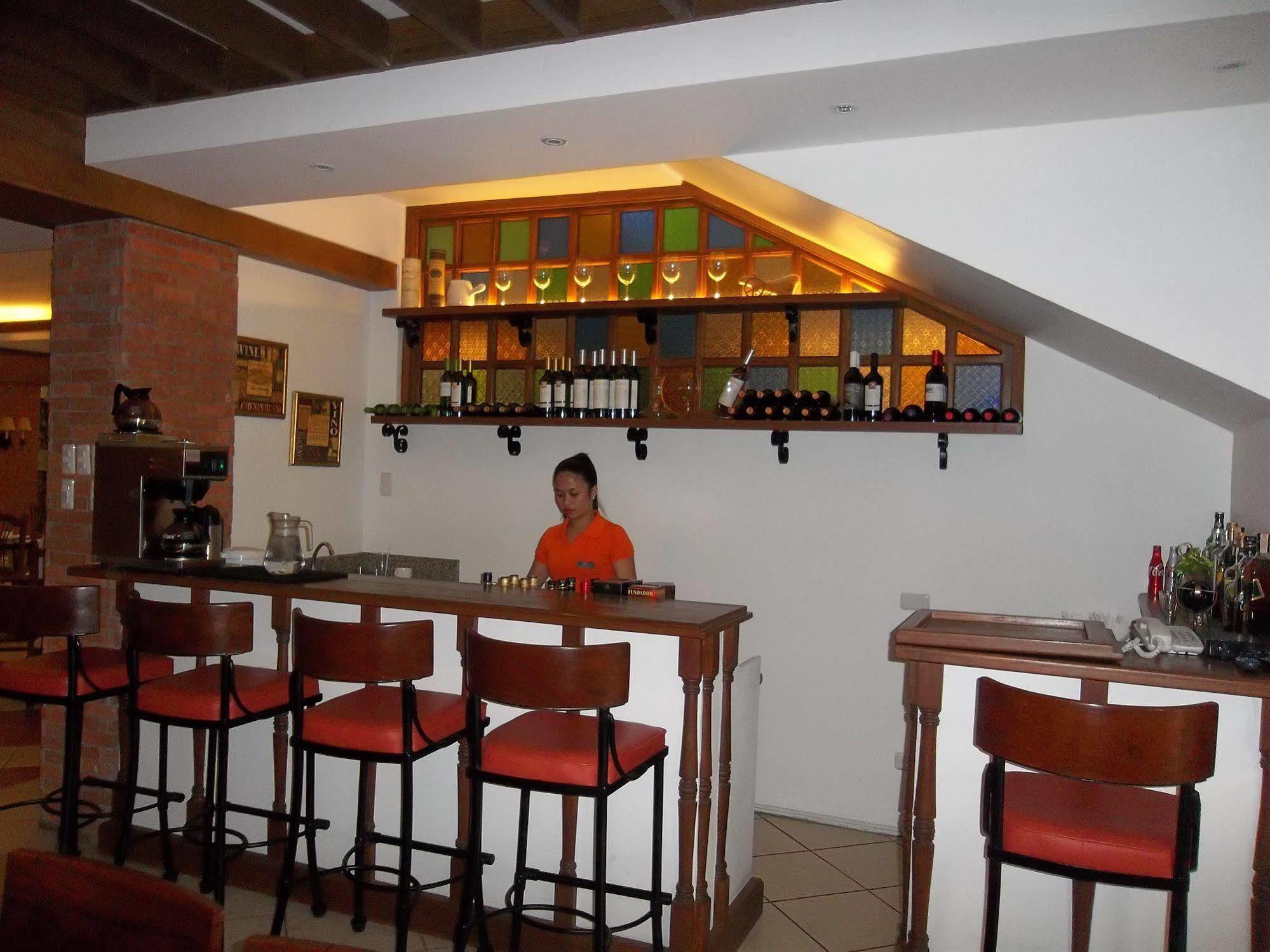 Hotel Emilia Davao Luaran gambar